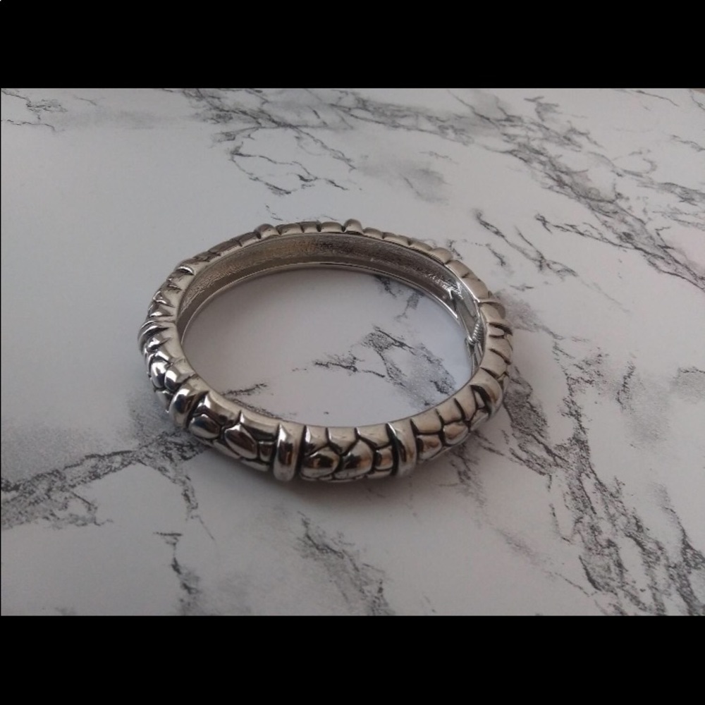 🍍 3/$25 NWOT silver bracelet